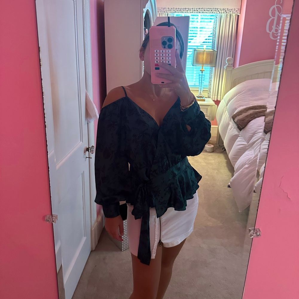 DO+BE Top with tie around waist